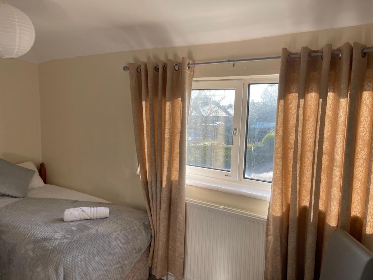 St Ives, King Bed Cosy Home, Parking, Fast Wi Fi سانت آيفز المظهر الخارجي الصورة